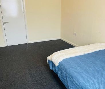 1 bedroom in a house share to rent - Photo 5