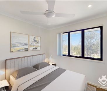 3 bedroom 2 level townhouse - Photo 2