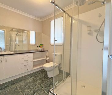 Large Family Home - Photo 6