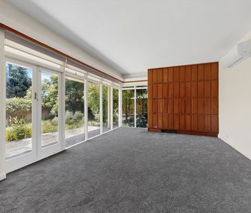 9 Cascade Drive, Kew East VIC 3102 - House For Rent | Domain - Photo 3