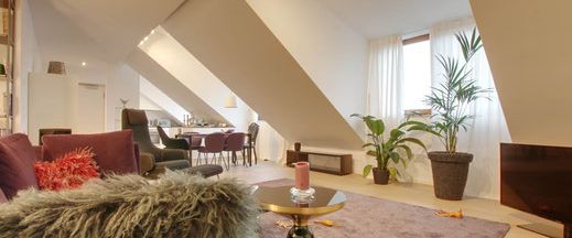 Exklusives Penthouse mit Dachterrasse und Skylineblick - Photo 1