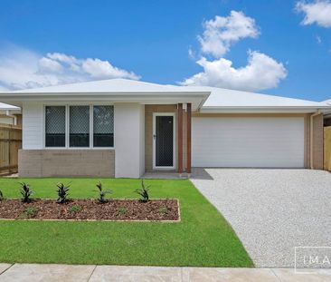 SPACIOUS HOME PERFECT FOR YOUR FAMILY! - Photo 1