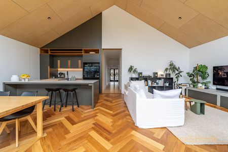 Stunning Architecturally Designed Family Home - Photo 2