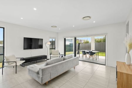 12 Solstice Drive, Dunmore. - Photo 4