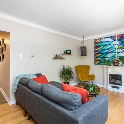 Central 2 Bedroom Apt with 1 or 2 car parking - Byward Market - Photo 1