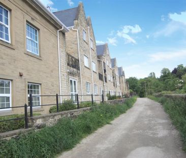 2 bedroom Flat To Let - Photo 2