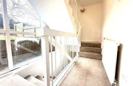 Belmont Close, Blackburn. Lancs. BB2 7AP - Photo 2