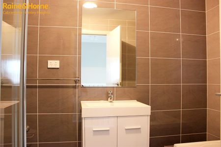 MODERN 4 BEDROOM TOWNHOUSE!! - Photo 5