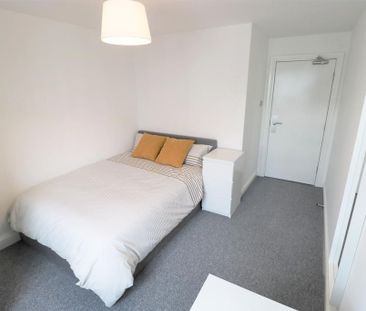 3 bedroom flat to rent - Photo 5