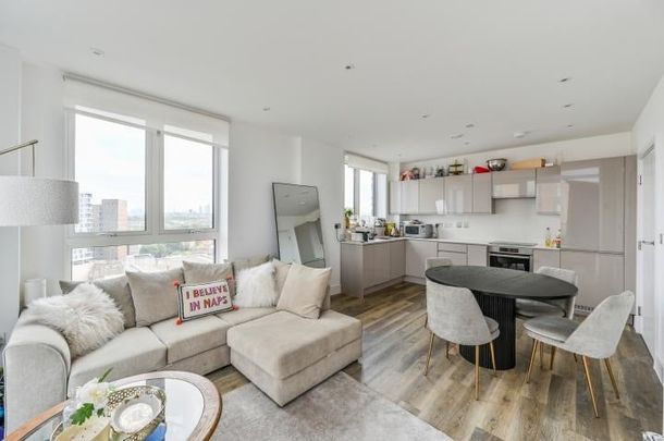 Room in a Shared Flat, London, SW11 - Photo 1