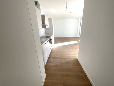 Attraktive 2-Zimmer-Wohnung mit Loggia und Einbauküche - Foto 3