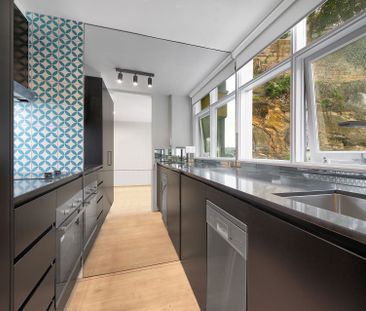Ultra Modern&comma; Sun Drenched Studio in Sought after Location - Photo 3