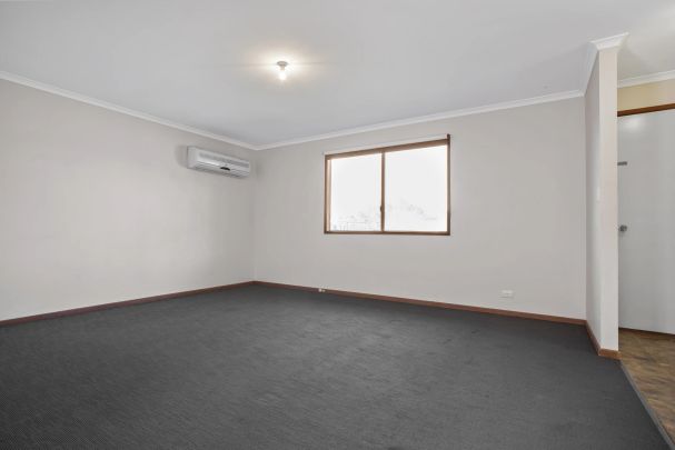 South Side of Werribee! - Photo 1