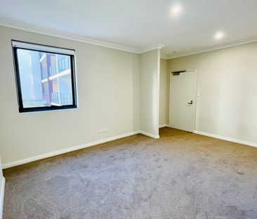 OVERSIZED TWO BEDROOM WITH TWO BASEMENT PARKING FOR LEASE - Photo 5