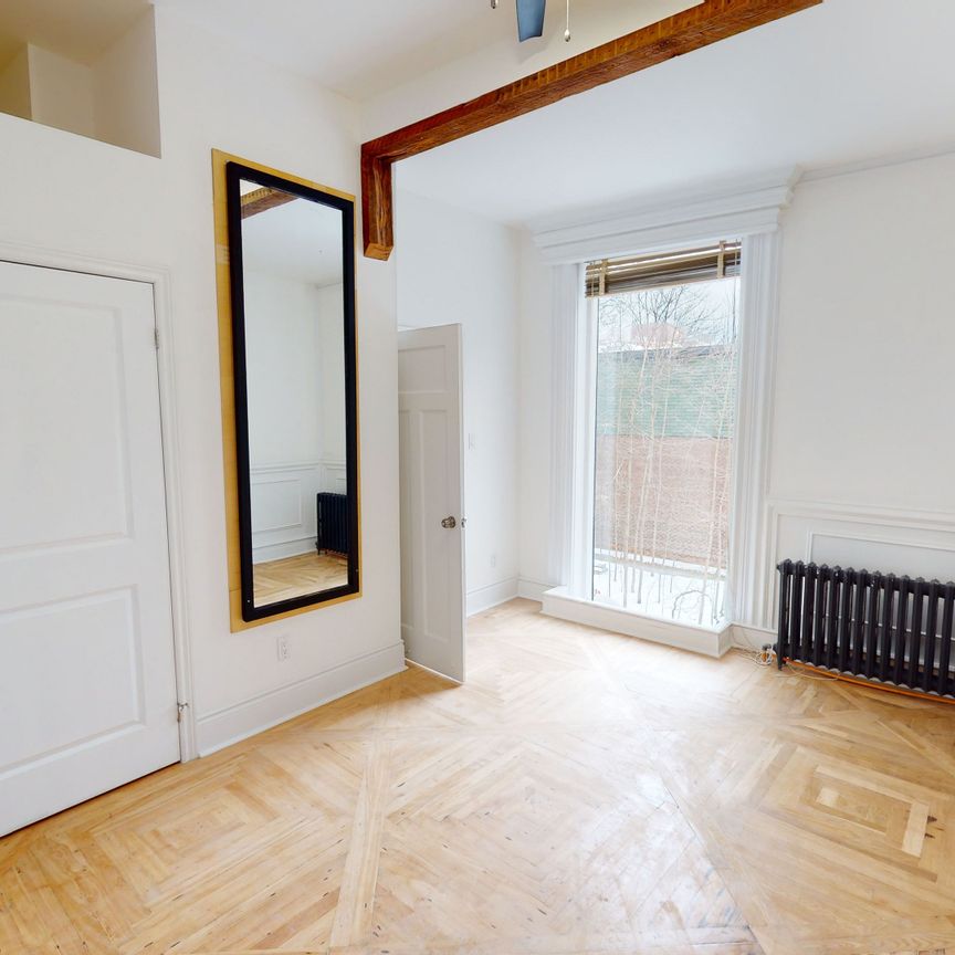 For Lease - 1152 Gerrard Street Unit# 213, Toronto, Ontario - Photo 1