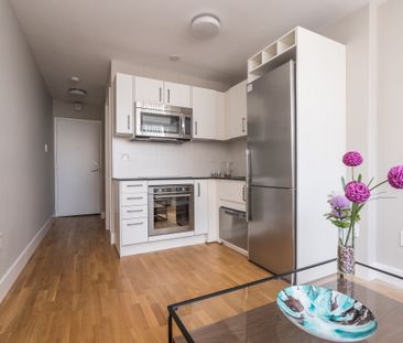 730 St Clarens Avenue - Photo 3