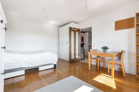 Helsingforsgatan, Kista - Photo 3