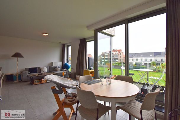 Appartement met 2 kamers en autostaanplaats - Photo 1