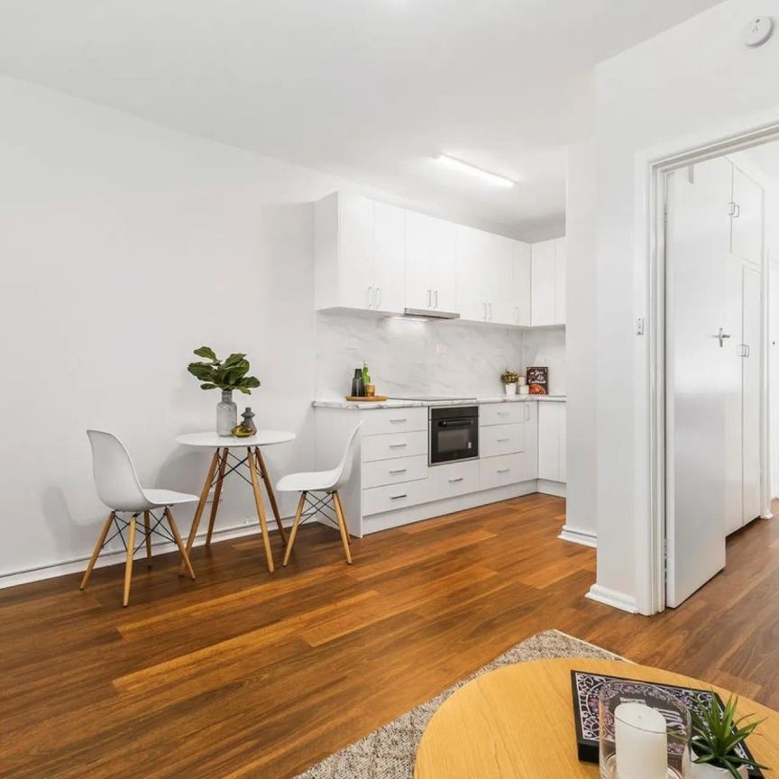 Bright Ground Floor Apartment - Photo 1