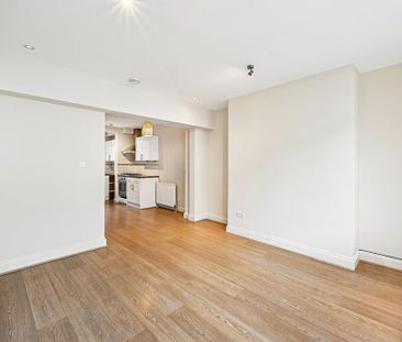 3 bedroom flat to rent - Photo 1