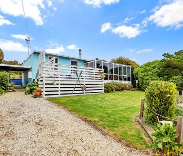 Cosy Coastal Cottage for Lease in Greens Beach - Photo 2