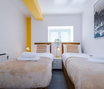 2 Bed Flat, Viaduct Road, LS4 - Photo 4