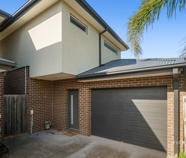 Modern Double-Storey Living in a Private Rear Position - Photo 5