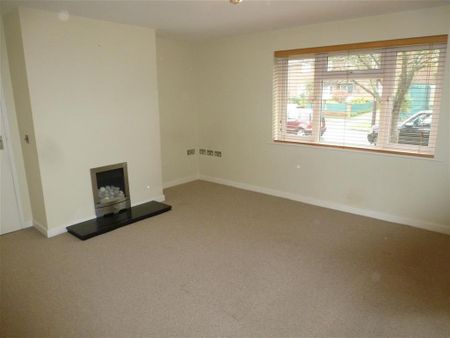4 bedroom semi-detached house to rent - Photo 4