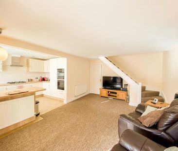 3 bedroom semi-detached house to rent - Photo 5