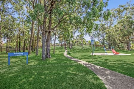 Private, Family-Friendly Home in Southport’s Best Location! - Photo 3