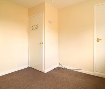 The Fairways, Scunthorpe - Photo 2