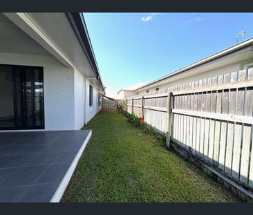 28 Orangeberry Circuit, Mount Low, Qld 4818 - Photo 2