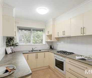 Great location on Scotch Hill - Photo 4
