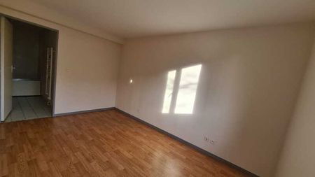 Location Appartement 2 pièces 43m² ORLEANS 45000 - Photo 3