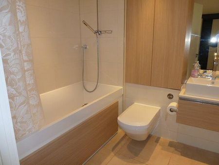 studio to rent No 1 Building, Gunwharf Quays, Portsmouth, PO1 - Photo 5