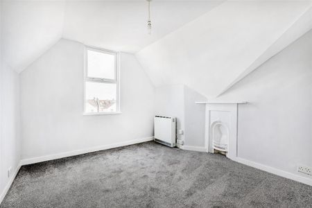 3 bedroom maisonette to rent - Photo 2