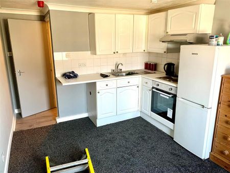 Studio to rent - Photo 3