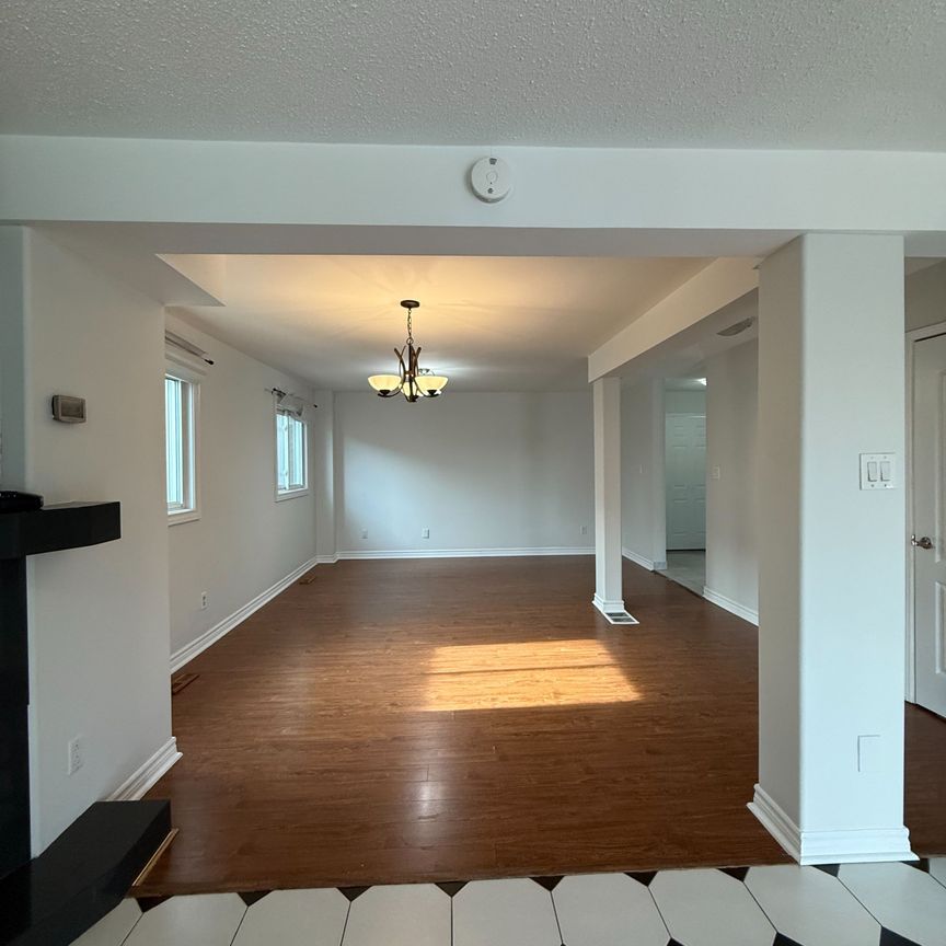 For Lease - 6071 Duford Drive Unit# Upper Portion, Mississauga, Ontario - Photo 1