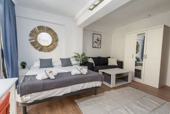 Calle Lozano de Torres, Málaga, Andalusia 29013