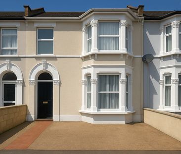 2 Bed Flat, Saint Albans Road, IG3 - Photo 1