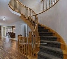For Lease - 98 Keffer Circle, Newmarket, Ontario - Photo 4