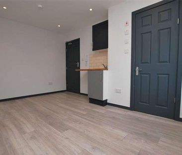 Raymond Crescent, Guildford, Surrey, GU2 - Photo 5