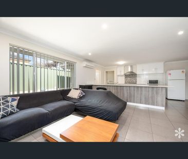4/458 Kalamunda Road, High Wycombe, WA 6057 - Photo 1