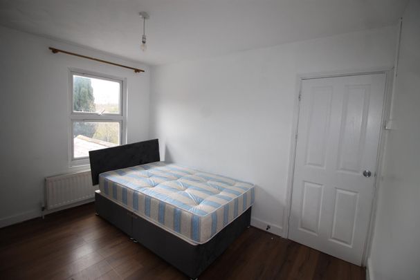 Benjamin Road, High Wycombe - Photo 1