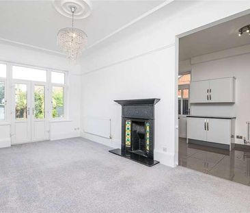 Gloucester Terrace, Thorpe Bay, Essex, SS1 - Photo 4