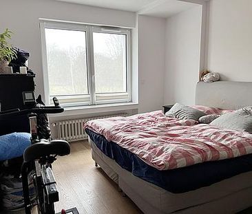 Modernes Wohnen: 4 Zimmer, 2 Bäder, Balkon - Photo 1