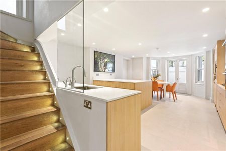 5 bedroom detached house to rent - Photo 2