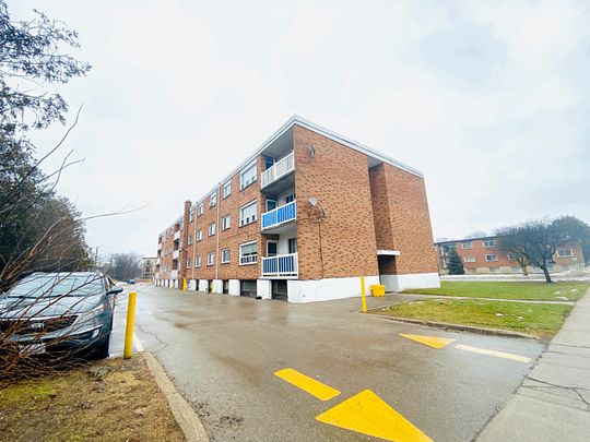 $1,975 / 2 br / 1 ba / 750 sqft 2BR Apartment Unit in Kitchener - Photo 1