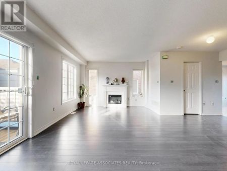 806 AUDLEY ROAD N - Photo 5