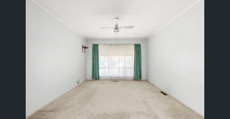 Charming Family Home in a Convenient Location - Photo 4